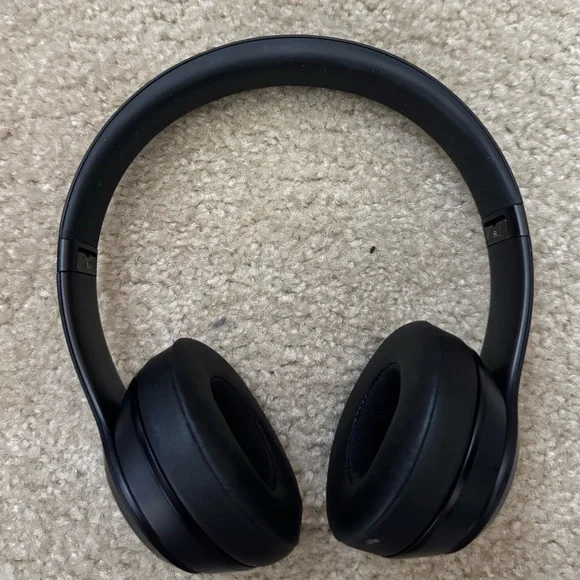 Black Beats Solo 3